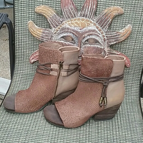 OTBT Shoes - OTBT leather peep toe bootie NEW